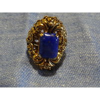 Кольцо, латунь с позолотой, натуральный камень лазурит (1,5*1 см), безразмерное