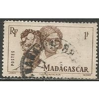 Французский Мадагаскар. Пара народа Сакалаве. 1946г. Mi#393.