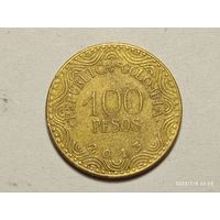 Колумбия 100 песо 2013 года .