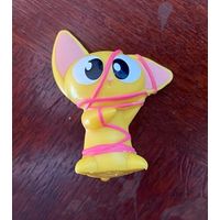 Котик жёлтый в нитках из 1-й серии Лост Киттиес (Lost Kitties) от Хасбро (Hasbro)