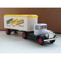 Модель грузовика с изображением брендовых жвачек Juicy Fruit