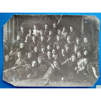 Фото группы молодежи. 1920-е. 17х24 см